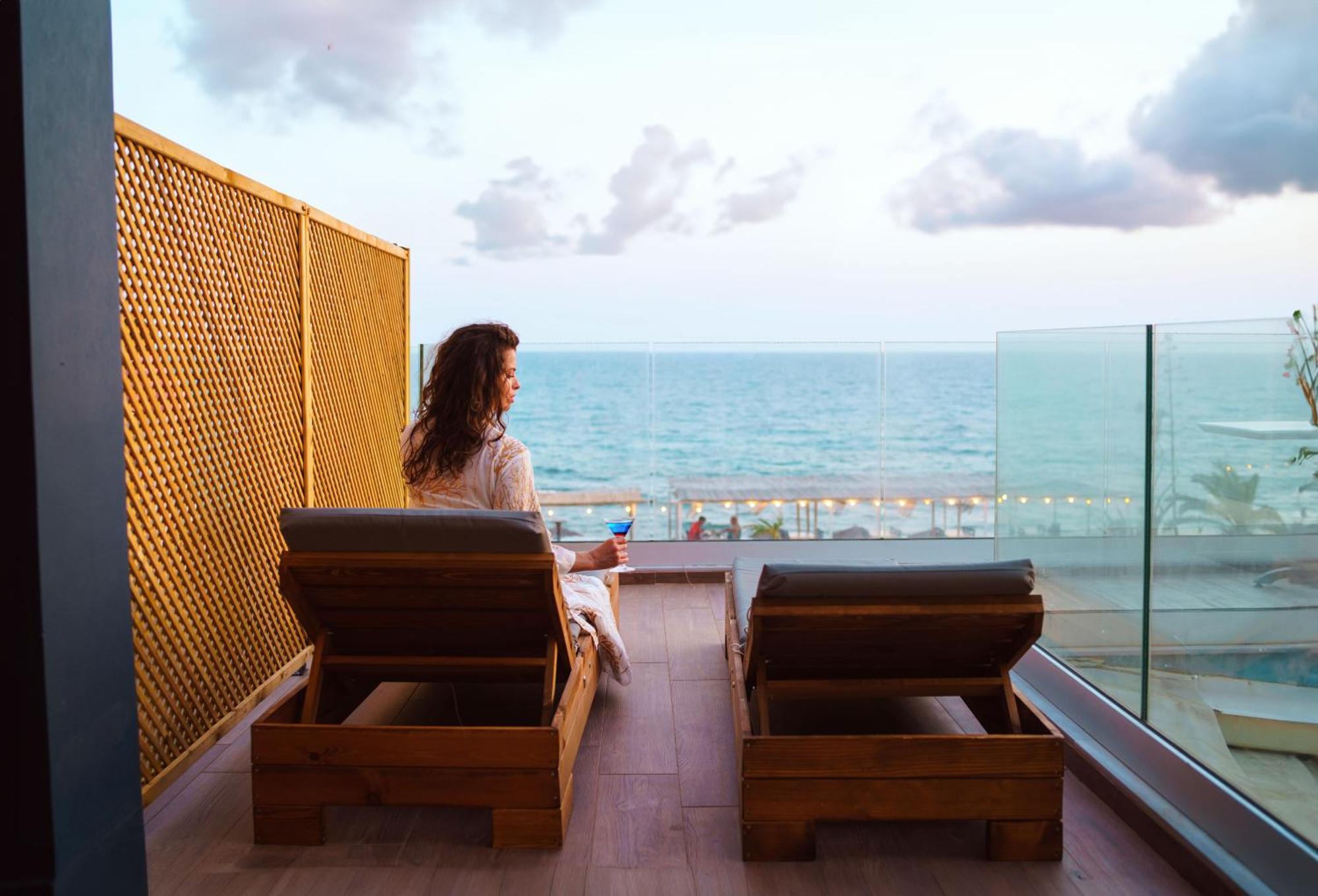 Must Boutique Hotel & Restaurant カナリ エクステリア 写真